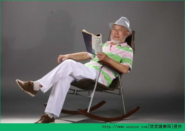 老人喜欢读书好不好？老人读书的乐趣(3)