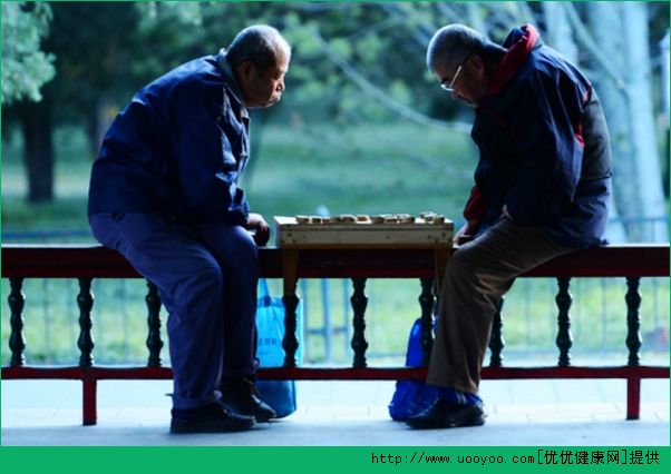 老人下棋好不好？老人下棋乐趣多[多图]