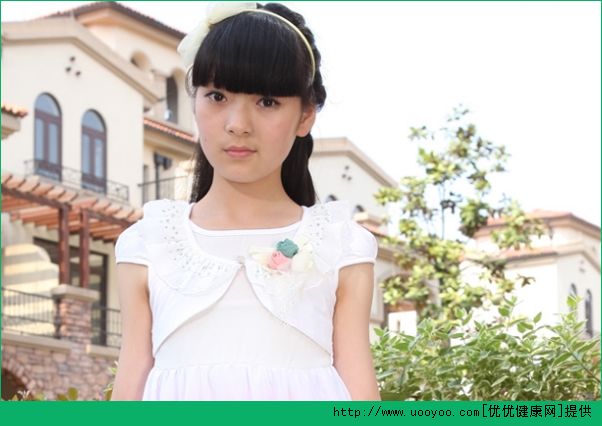 我12岁胸部很小是为什么？12岁女生胸小是什么原因？[多