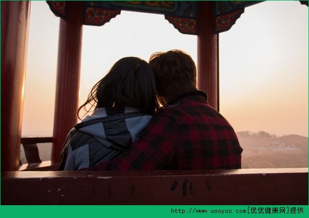 初中生早恋好吗？初中生早恋的利与弊分析(1)