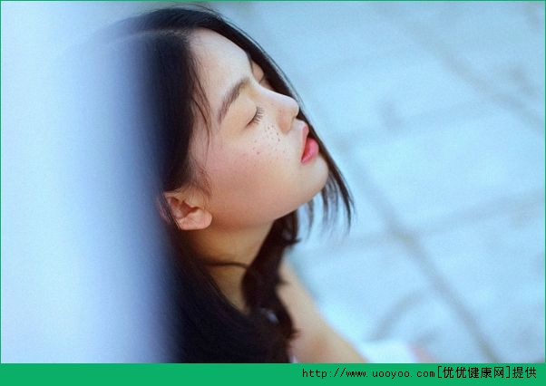 我15岁脸上长斑怎么办？15岁长斑要注意什么(1)