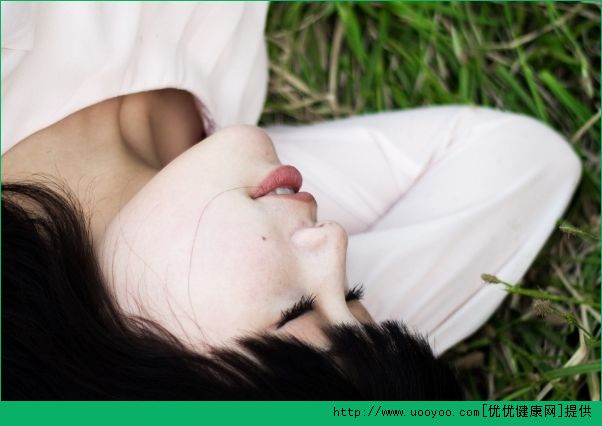 我15岁脸上有红血丝怎么办？15岁脸上有红血丝怎么保养