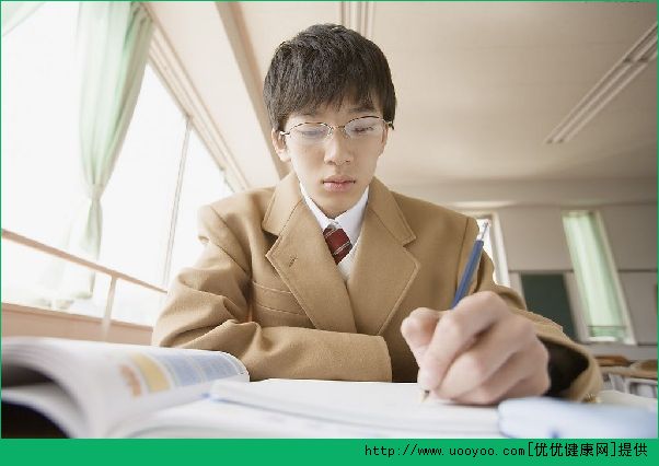 17岁为什么会有白头发？17岁为什么会长白头发？(2)