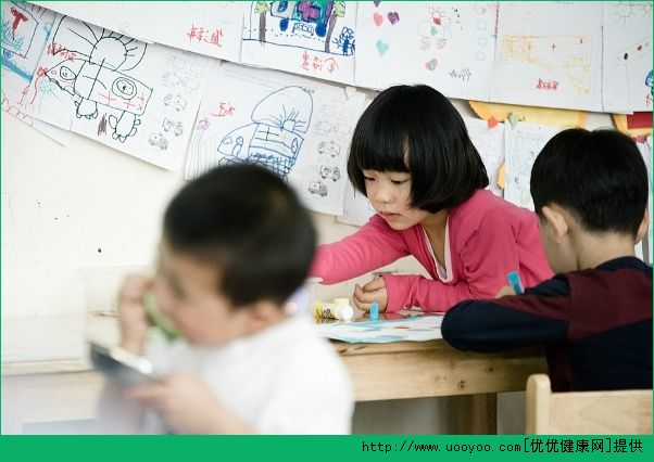 孩子上课做小动作怎么办？孩子上课有很多小动作怎么办？(2)
