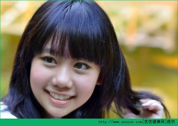 我15岁女生正常身高体重是多少？15岁女生的标准身高体
