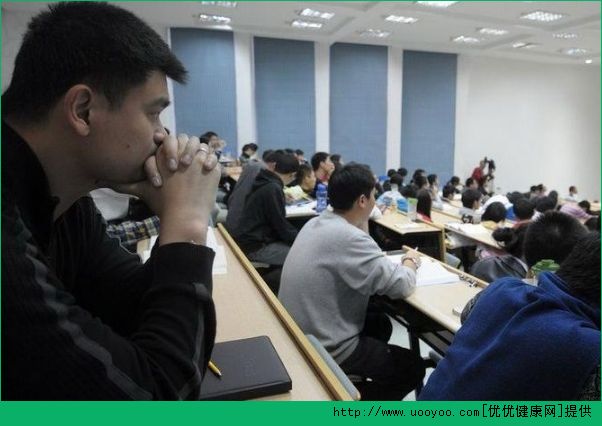 上课老是打瞌睡是什么原因？上课打瞌睡怎么办？(3)
