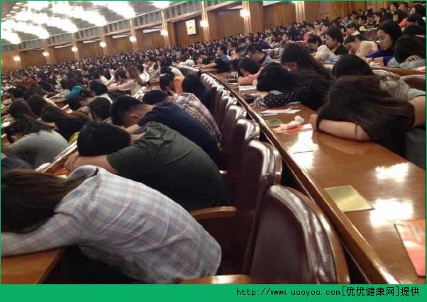 上课老是打瞌睡是什么原因？上课打瞌睡怎么办？(4)