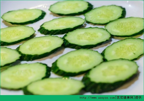 黄瓜可以去痘痘吗？贴黄瓜片可以去痘痘吗？(2)