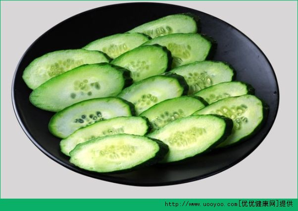 黄瓜片能去眼袋吗？黄瓜片去眼袋好吗？(3)