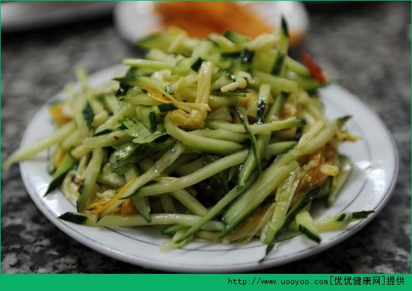 黄瓜凉拌金针菇怎么做？黄瓜和金针菇怎么凉拌好吃？(4)