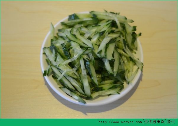 黄瓜凉拌金针菇怎么做？黄瓜和金针菇怎么凉拌好吃？(3)