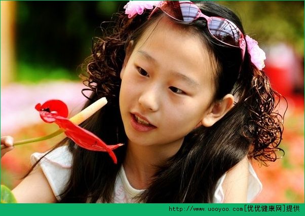 我17岁脸上长痘痘是为什么？17岁脸上长痘痘怎么办？(2)