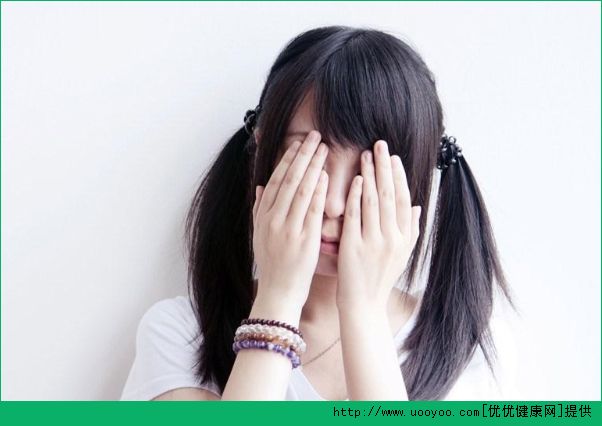 第一次来月经是什么颜色？我13岁月经是黑色的怎么办？[