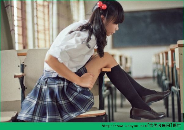 我12岁想吻我喜欢的女生该怎么办？12岁可以吻喜欢的女