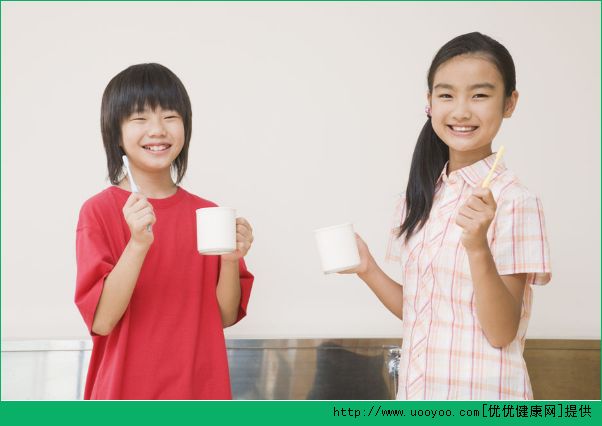 儿童为什么患口腔溃疡？儿童患口腔溃疡的原因是什么？(4)