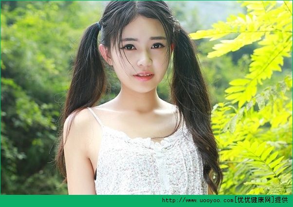 我13岁女怎么下面有毛？13女生下面长毛正常吗？(3)