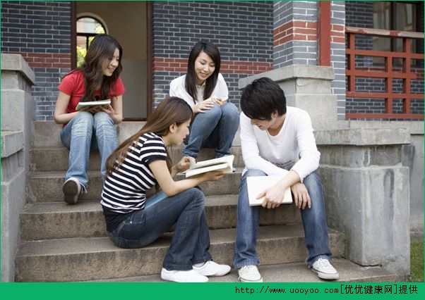 我18岁想找个女朋友该怎么做？怎么才能让女孩子喜欢？[