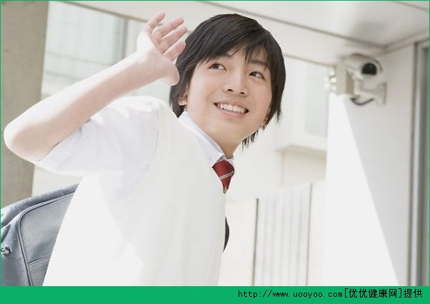 我13岁男长毛正常吗？13岁男生长阴毛是为什么？(2)