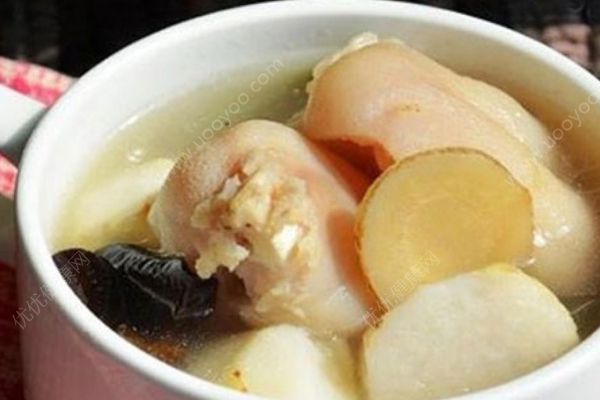 老人尿失禁怎么办？吃这4款食补方缓解尿失禁！(1)