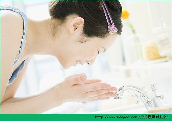 护肤的正确步骤是什么顺序？护肤的正确步骤眼霜用在第几步？(2)
