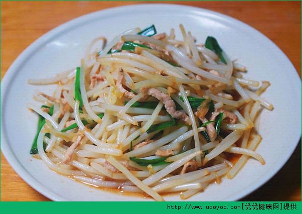 豆芽炒肉怎么做好吃？黄豆芽炒肉的做法(1)