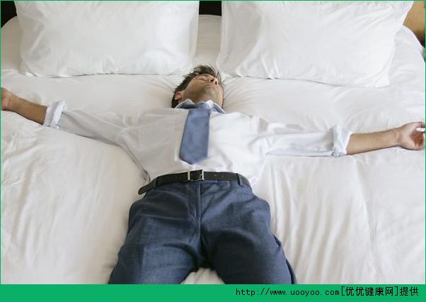 男人有黑眼圈是肾虚吗？男人有黑眼圈怎么去除？(1)
