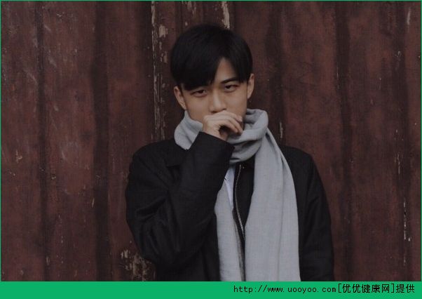 我16岁男孩为什么脸上会有黑斑？16岁脸上有黑斑怎么办？(3)