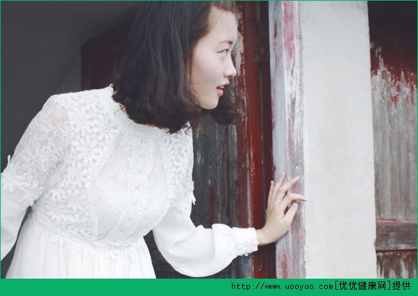 我17岁有喉结是女生正常吗？17岁女生喉结突出怎么办？(3)