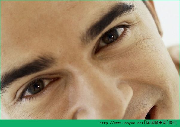 男人有鱼尾纹怎么去除？男士鱼尾纹如何去除？(4)