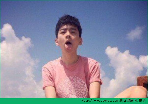 青春期男生长胡子正常吗？青春期男生长胡子怎么处理？(2)