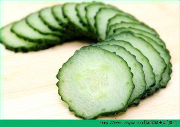 黄瓜贴脸能补水吗？黄瓜贴脸保湿效果好吗？[多图]