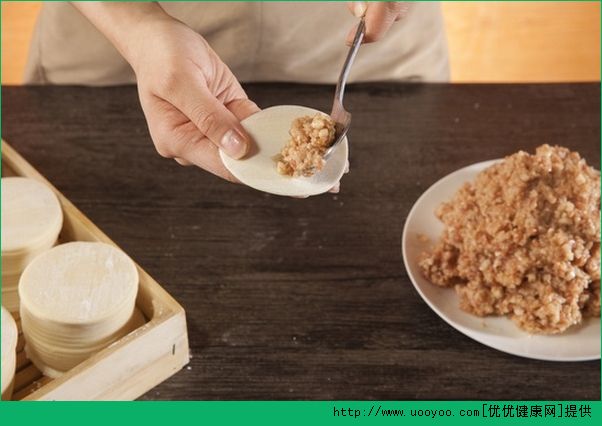 包饺子的方法 包饺子的步骤(1)