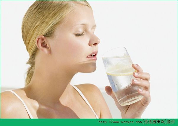 怎样喝水才能补水保湿？喝水越多补水越好吗？(4)