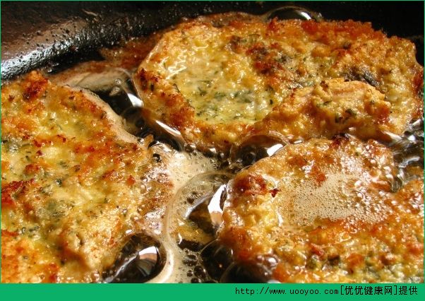 出油是因为缺水吗？皮肤出油是因为缺水吗？(4)