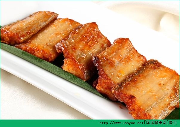 脸上出油厉害是什么原因？脸上出油多是什么原因？(3)