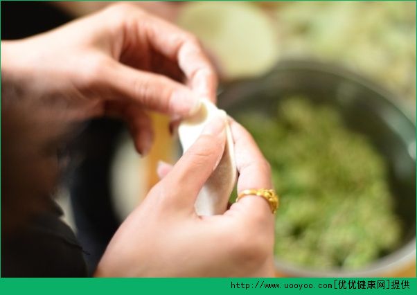 包饺子的方法 包饺子的步骤(4)