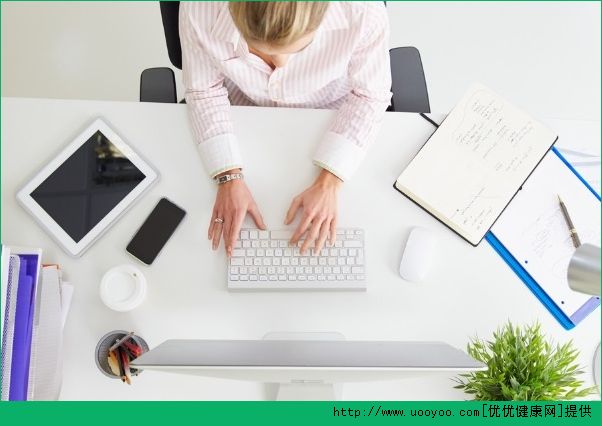 电脑对皮肤有什么危害？对着电脑皮肤如何保养？(1)