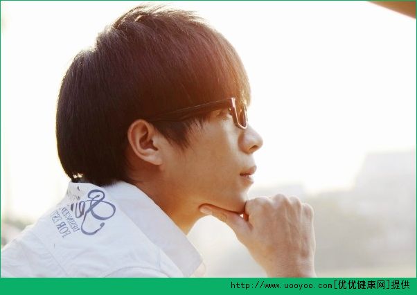 青春期男孩脸上长痘痘是什么原因？青春期男生长痘怎么办？(3)