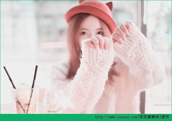 脸上容易出油怎么办？脸上出油厉害怎么内调？(1)