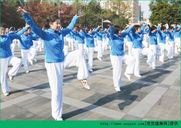 回春医疗保健操视频详解 回春医疗保健操注意事项(2)