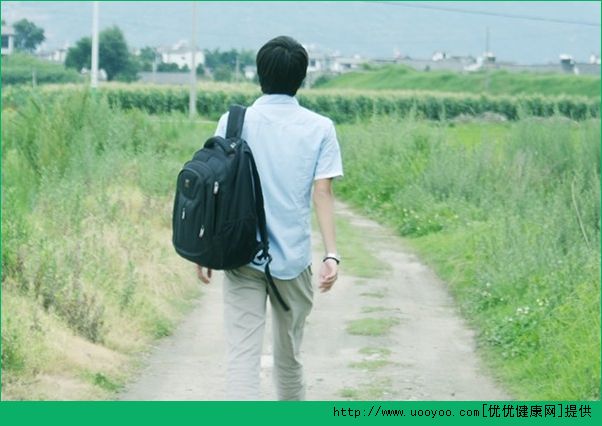 青春期男孩穿牛仔裤的危害有哪些？青春期男生穿牛仔裤有哪些影响？(3)