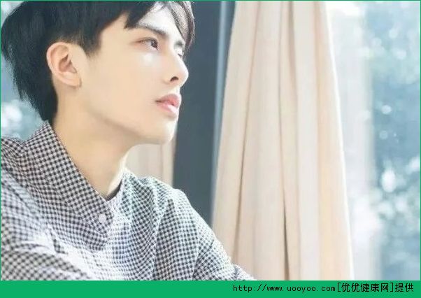 初三男生喉结不明显怎么回事？男生喉结小意味着什么？(1)