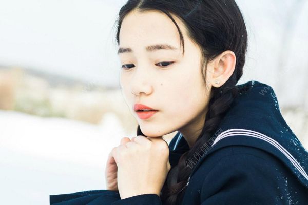 初二女生胸很大怎么办？我初二发育太快怎么办？(2)