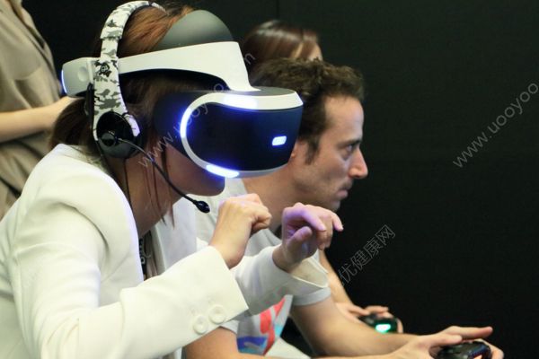 小孩子能用VR眼镜吗？小孩用VR眼镜有什么影响？(3)