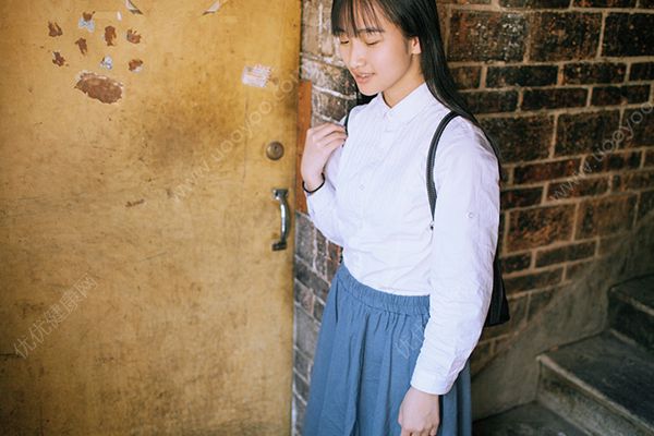 初一女生喜欢初一男生怎么办？初一女生有喜欢的男生正常吗？(3)