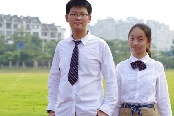 广西一中学要求女生剪短发 学校不让留头发该怎么办？(3)