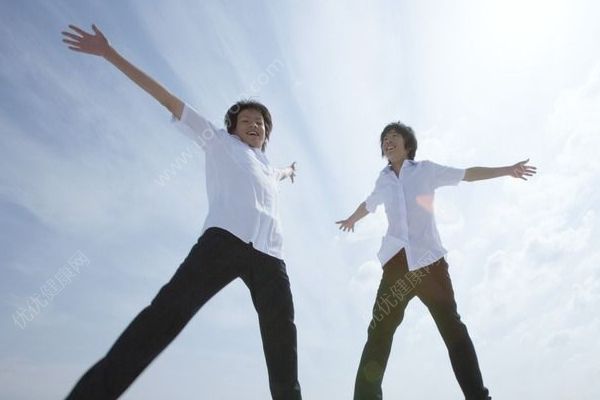 我有点驼背怎么办？有点驼背怎么矫正？(3)