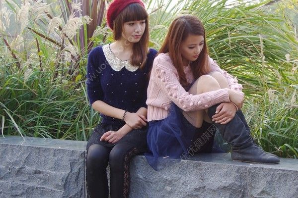 初一女生自虐好不好？初一女生自虐正常吗？(1)