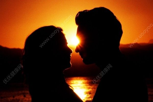 初一女生接吻会怎么样？初一女生接吻可以吗？(2)