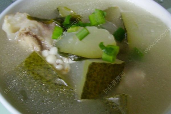 冬瓜排骨汤有什么功效？冬瓜排骨汤的做法(3)